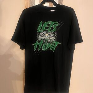 Black 'Let's Hunt' Philadelphia EAGLES T-Shirt M